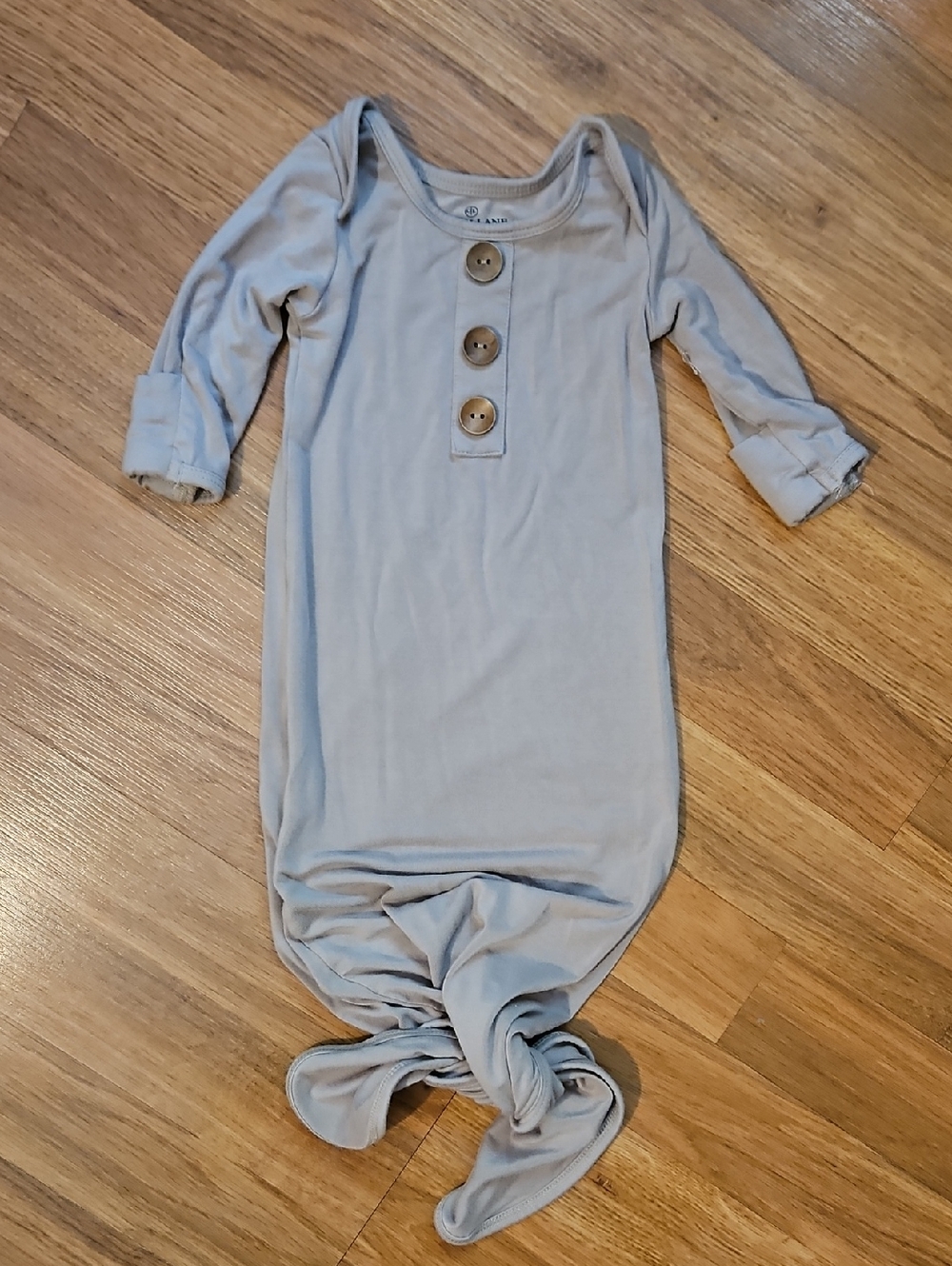 Caden Lane Tie Knot Gown Size 0-3mth